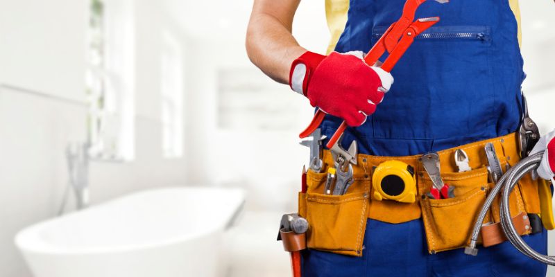 Como Evitar Golpes na Contratação de Encanador em Bauru